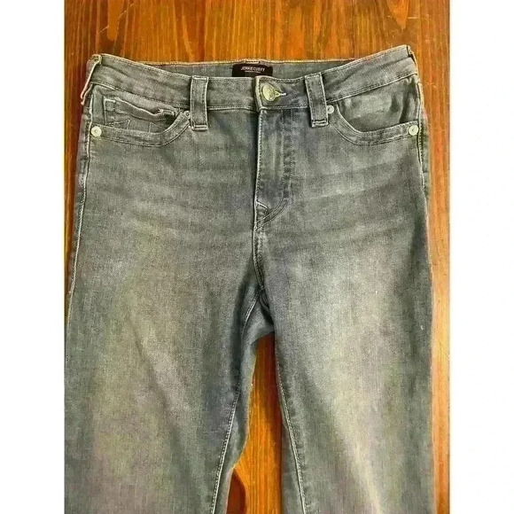 True Religion Light Wash Jennie Curvy Midrise Capri, size 30 - Picture 3 of 7